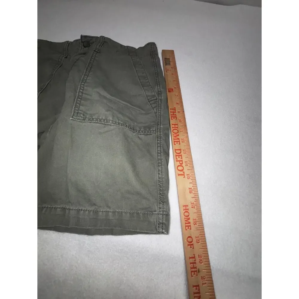 Old Navy Shorts Women’s Green Size 31 Lived-In Straight Utility Cotton
